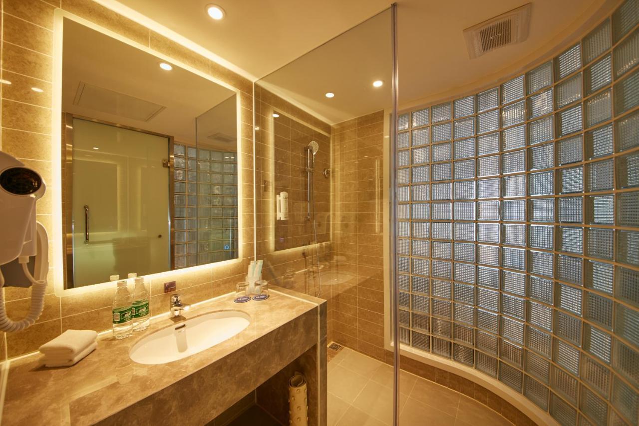 Holiday Inn Express Shenyang Tawan, An Ihg Hotel Экстерьер фото
