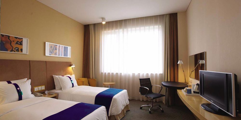Holiday Inn Express Shenyang Tawan, An Ihg Hotel Экстерьер фото